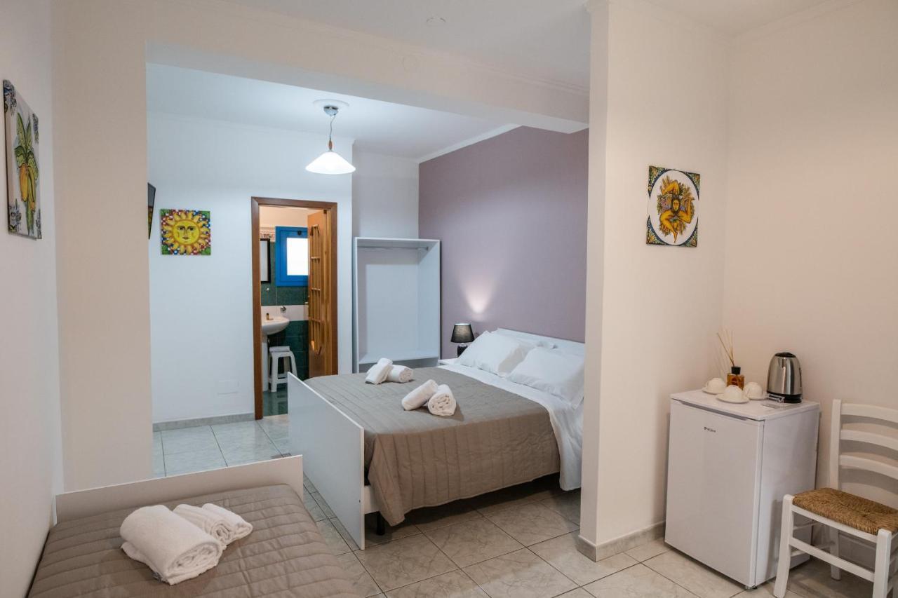 Ada Hotel & Apartments Giardini-Naxos Buitenkant foto